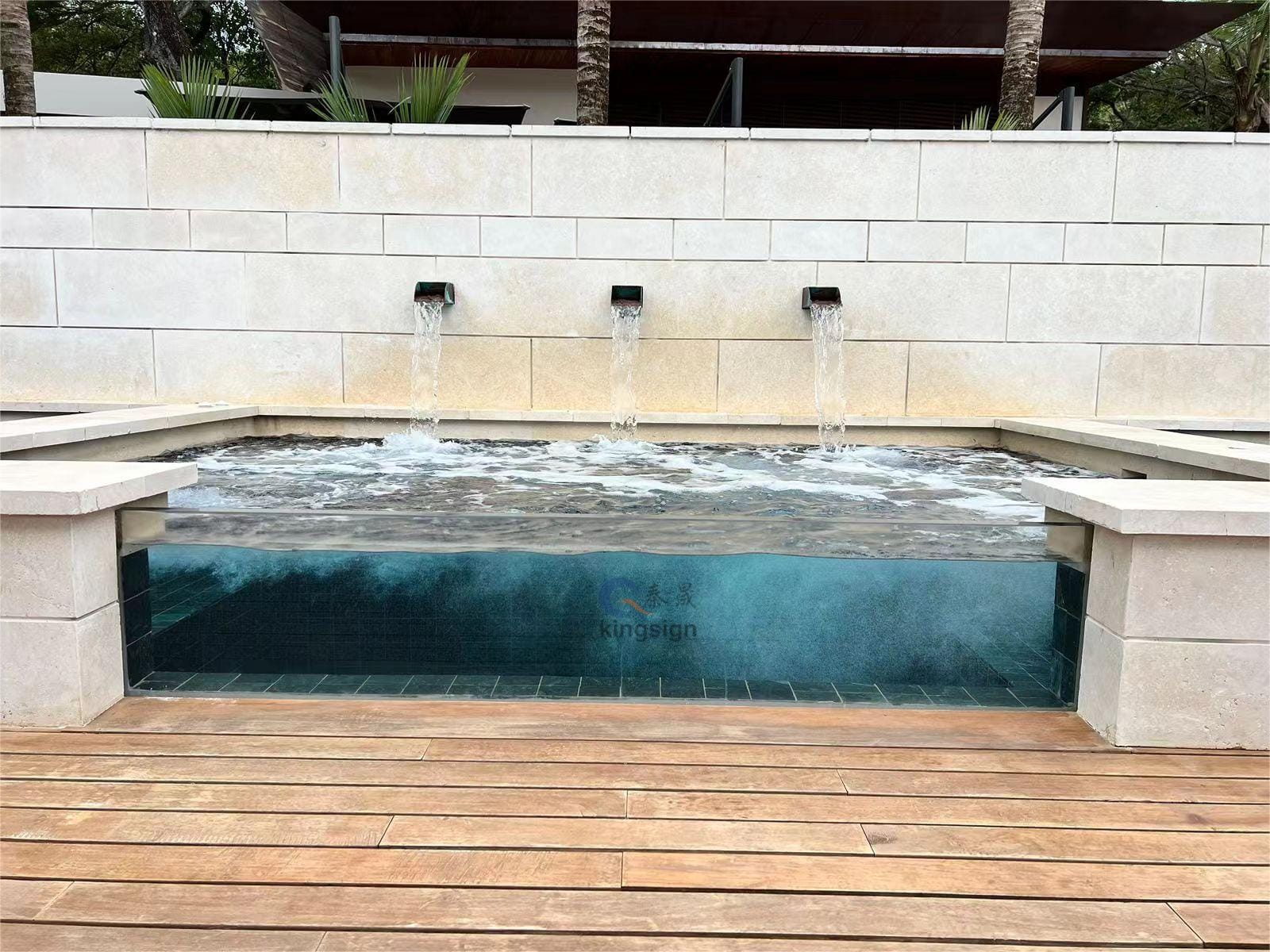 Warum werden Acrylblech anstelle von Glas als Schwimmbadfenster verwendet?