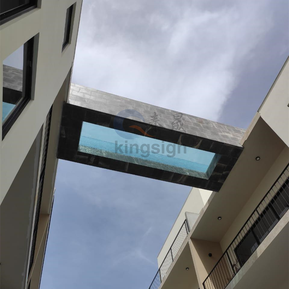 Sky-Pool